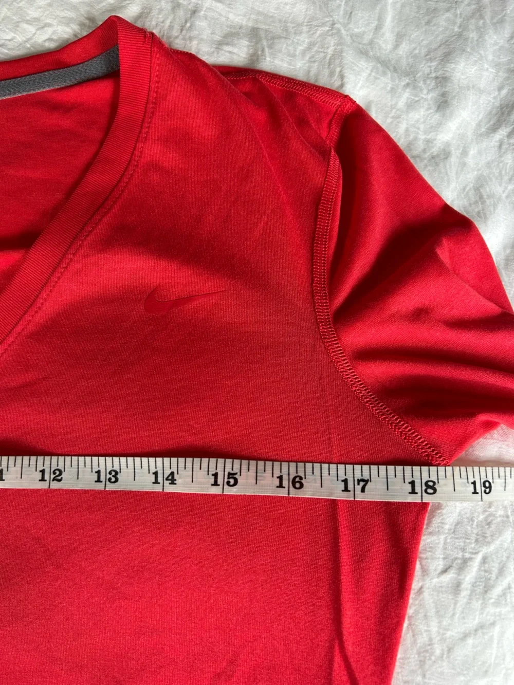 Nike Dry Fit Women's Red V-Neck Long Sleeve Top. Very Soft! Size Small
